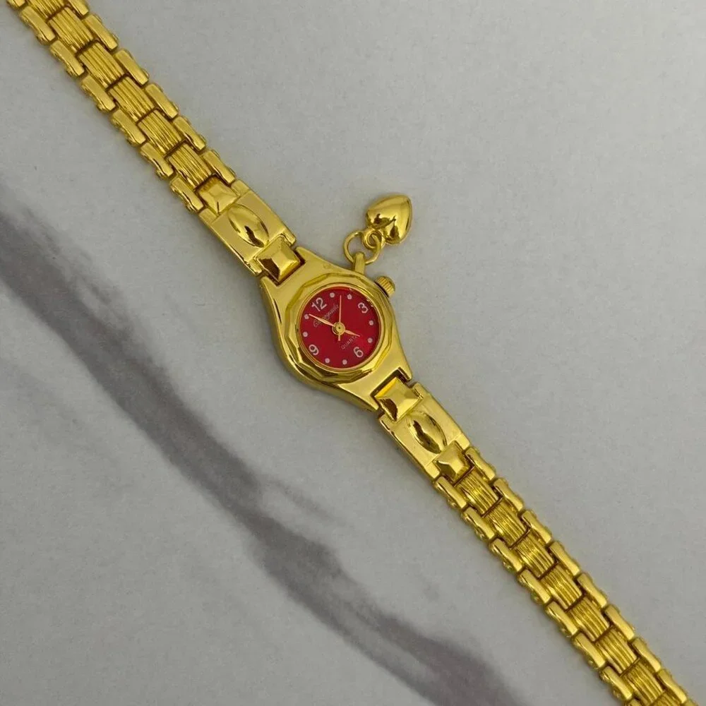 Sku:0285 cute gold red mini‎ watch with heart+in gift box the size is adjustable